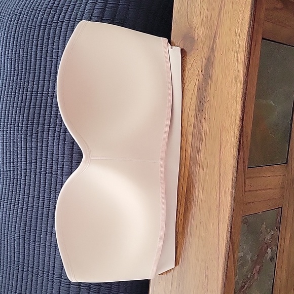 Women's nwot push up seamless bandau bra. Nude color. Padded. Soft medium - Picture 5 of 6